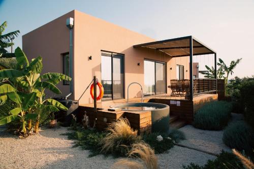 Eftopia - carbon neutral hotel in Unknown City
