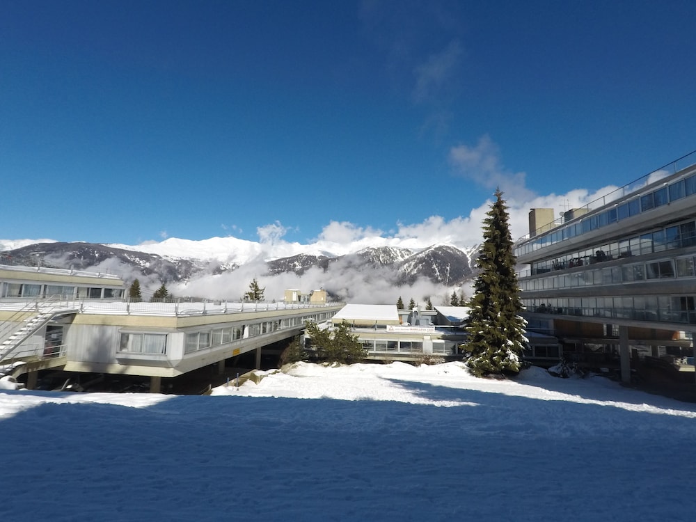Residence Marilleva 1400 — 4-Star Luxury Hotel in Mezzana, Italy