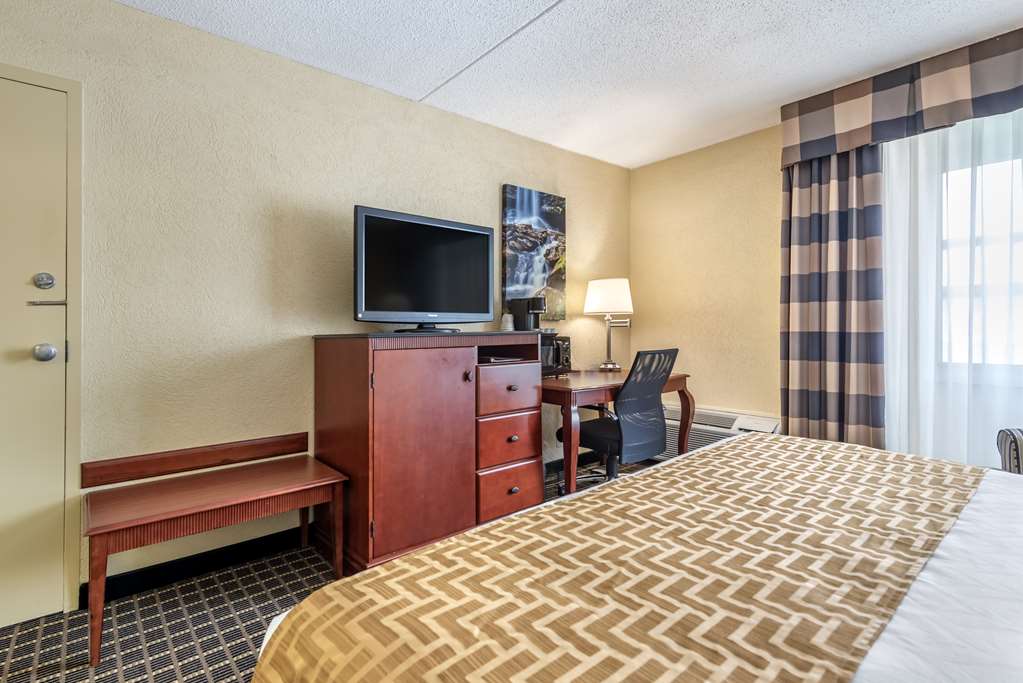 Best Western Plus Bridgeport Inn - photo 11