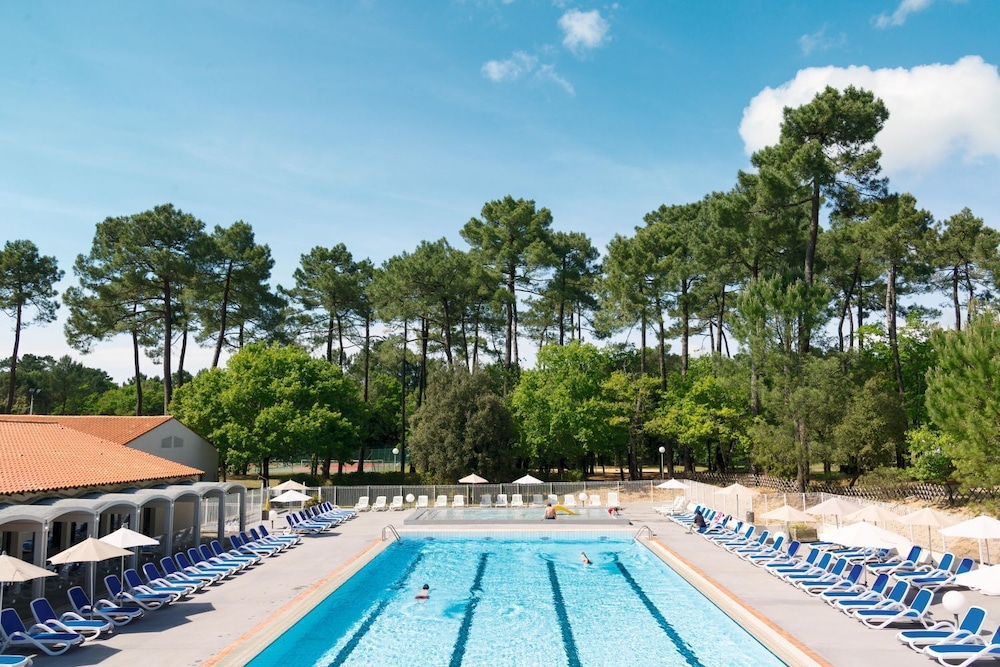 Club Belambra Les Mathes - carbon neutral hotel in Les Mathes