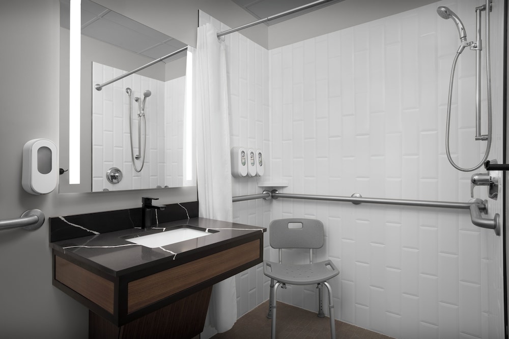 The Suites Hotel at Waterfront Plaza - photo 29