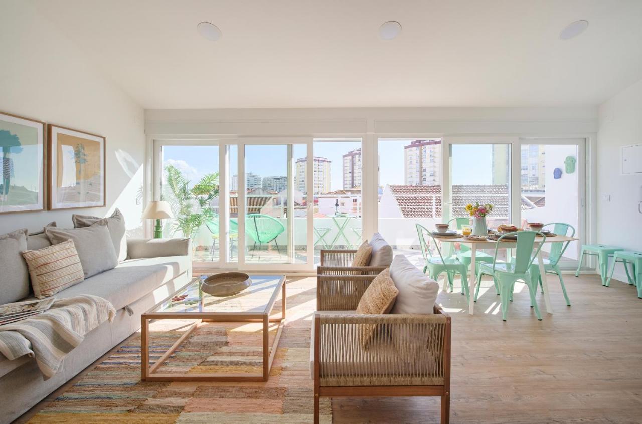 Ocean Sunset Terrace W Ac by Timecooler — hotel in Almada
