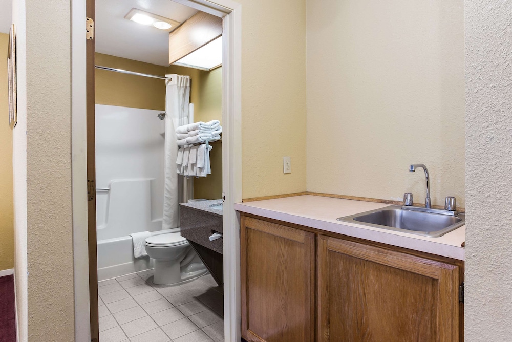 Quality Inn Airport Boise Airport - photo 35