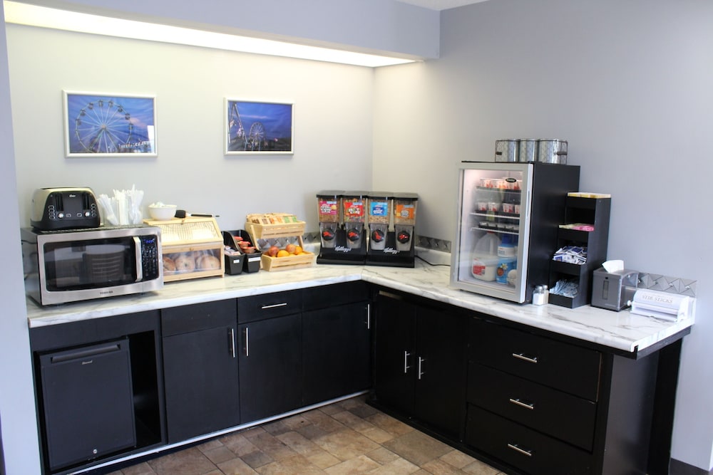 American Inn and Suites Ionia - photo 36
