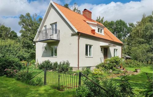 Pet Friendly Home In Vara With Wifi — 4-Star Luxury Hotel in Vara, Sweden