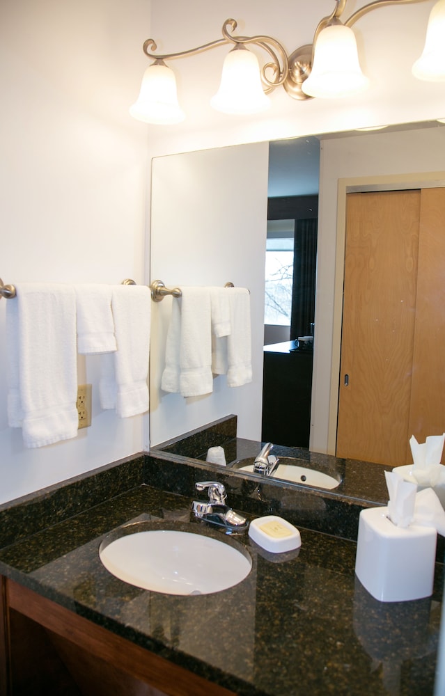 The University of Georgia Center for Continuing Education & Hotel - photo 50
