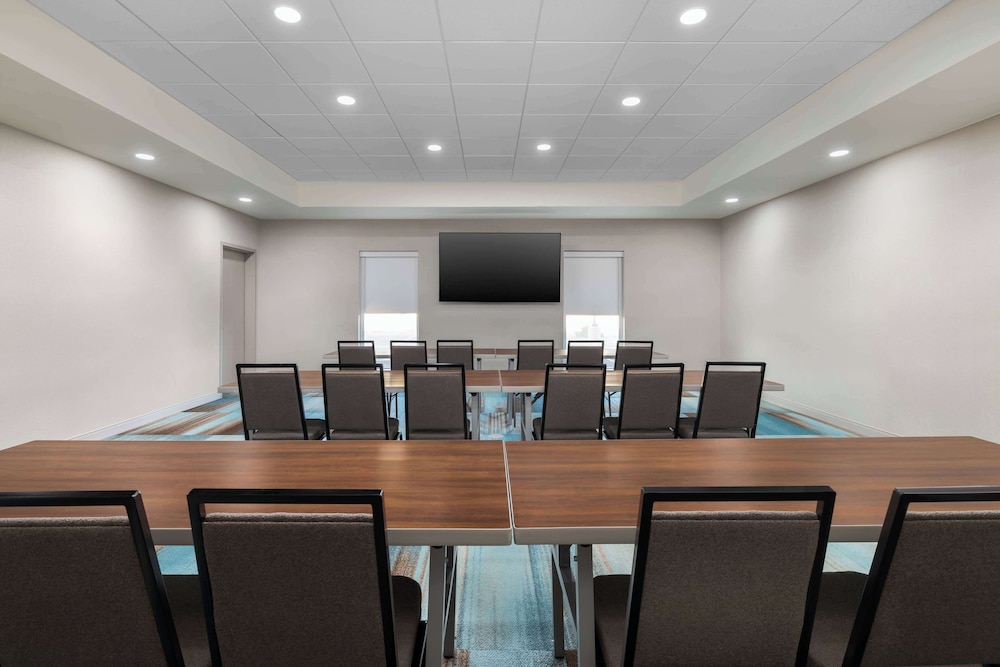 Home2 Suites By Hilton El Centro - photo 32
