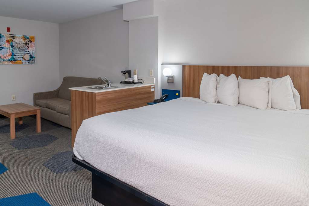 Microtel Inn & Suites by Wyndham Pigeon Forge - photo 12