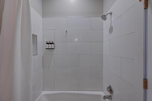 South Main Residences by Surf Hotel - photo 28