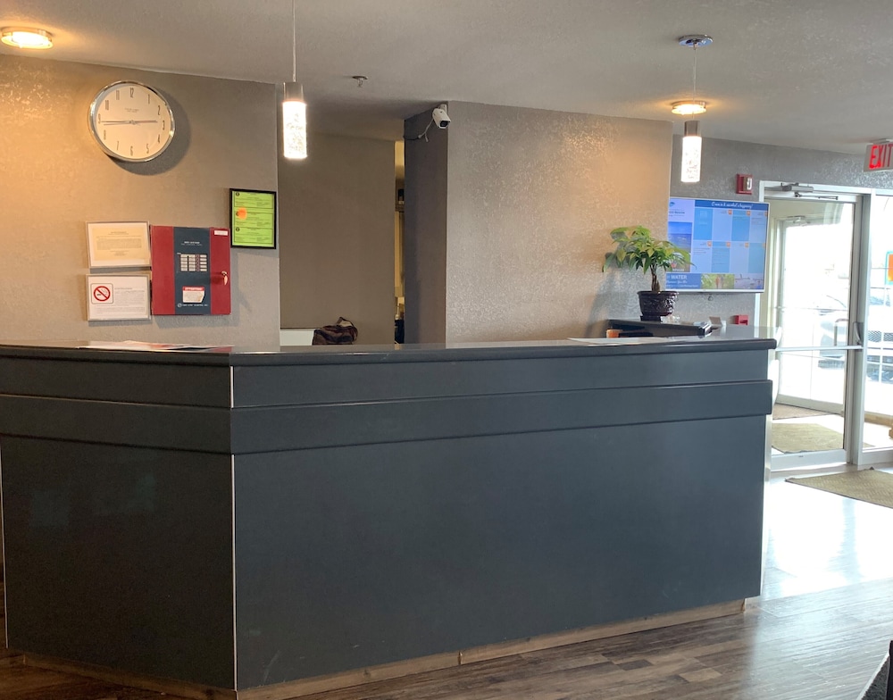 Microtel Inn & Suites by Wyndham Fond Du Lac - photo 2