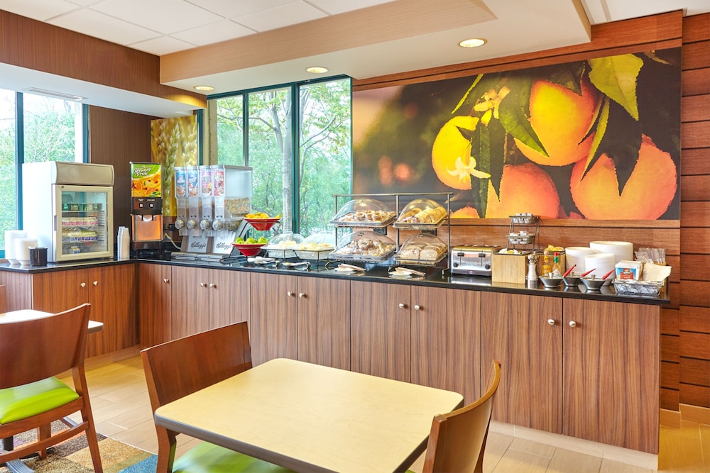 Fairfield Inn & Suites by Marriott Lombard - photo 28