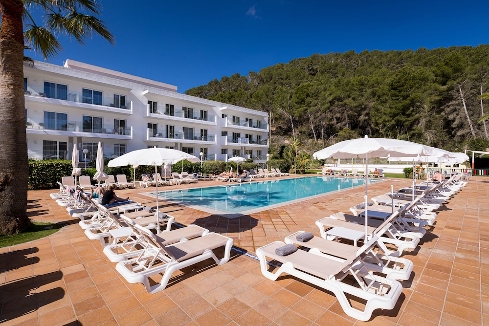 Balansat Resort — 4-Star Luxury Hotel in Sant Joan De Labritja, Spain