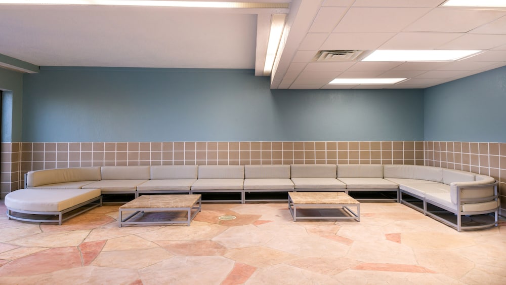 Holiday Inn Hotel & Suites Warren by IHG - photo 24