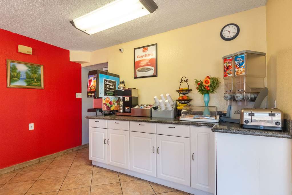 Econo Lodge San Marcos University Area - photo 7