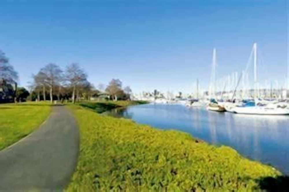 Marina Village Inn - photo 44