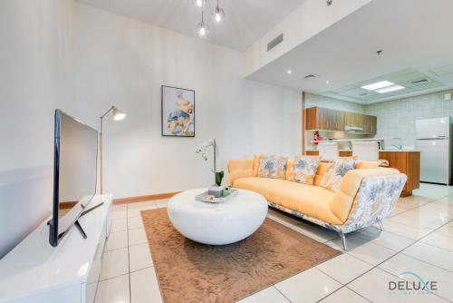 Bright 1BR at Sulafa Tower Dubai Marina by Deluxe Holiday Homes — 4-Star Luxury Hotel in Dubai, United Arab Emirates
