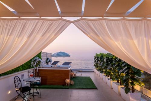 Amare Luxury Suite And Room Vista Mare — 4-Star Luxury Hotel in Bari, Italy