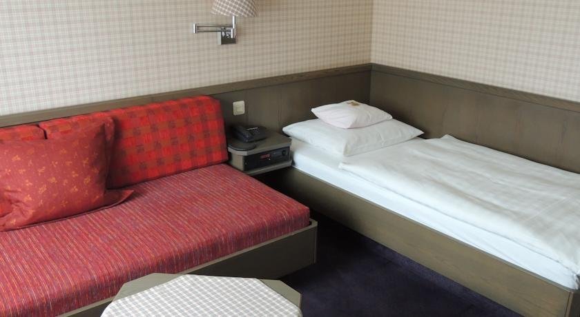 Hotel Ambiente — Porz Am Rhein — photo 5