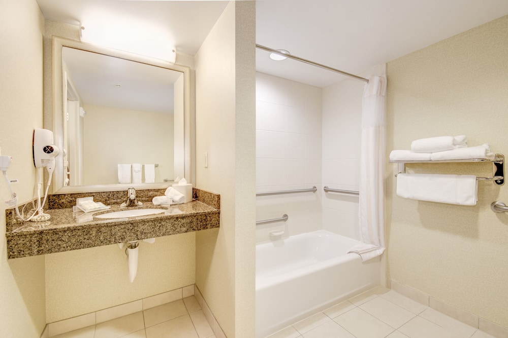 Hilton Garden Inn Waldorf - photo 17