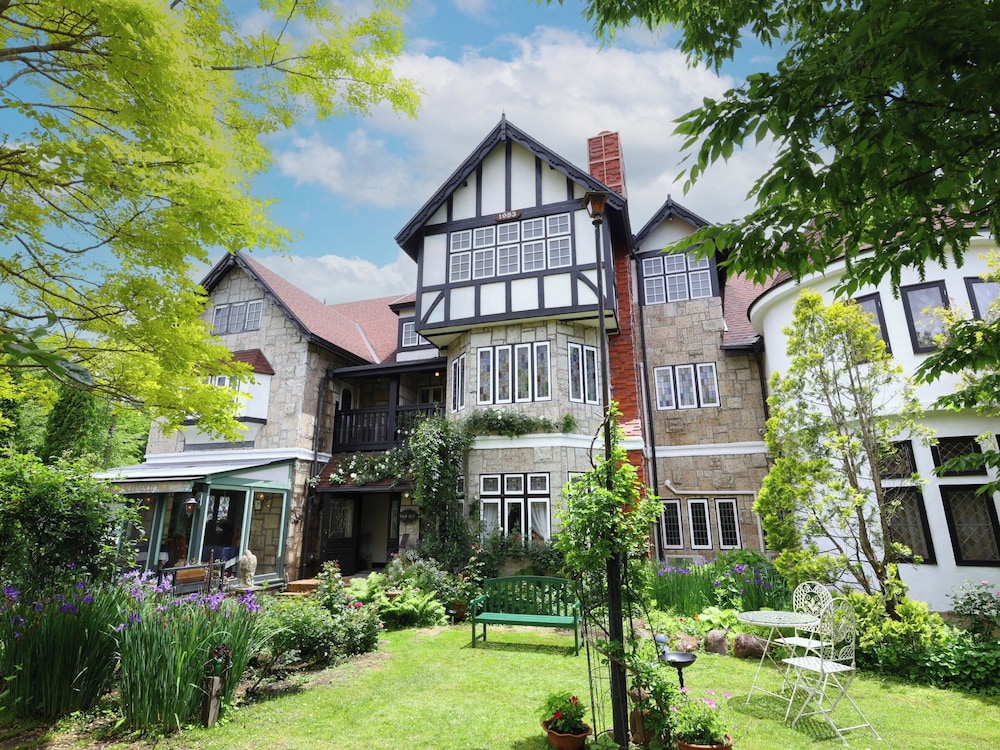 Petit Hotel & Restaurant Old Age in Hokuto, Japan