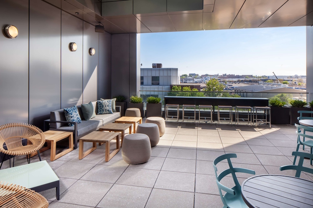 Hampton Inn Boston Seaport District - photo 42