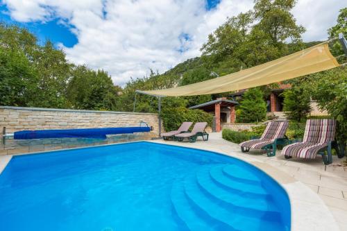 Krizisce - carbon neutral hotel in Unknown City