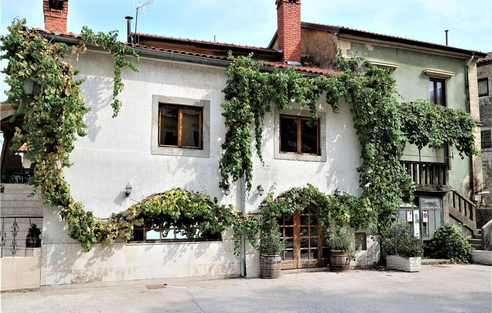 1 Bedroom Awesome Apartment In Kastav — 4-Star Luxury Hotel in Kastav, Croatia