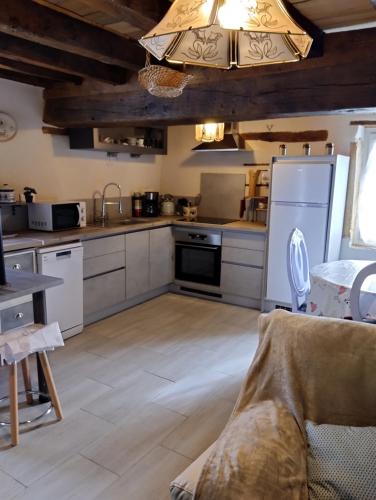 Auxhirondelles — hotel in Pouilly-Sous-Charlieu
