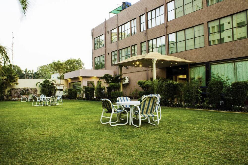 Hotel Country Inn in Karachi, Pakistan