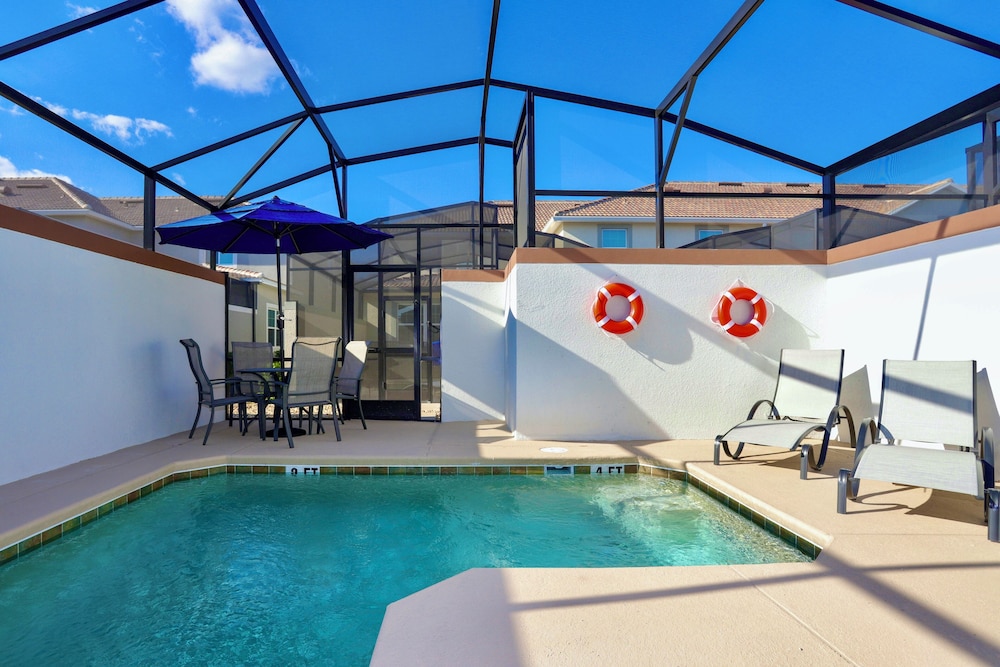 Marvelous 5 Bedroom w Pool Close to Disney 4811 — 4-Star Luxury Hotel in Kissimmee, United States