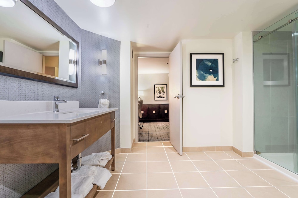 DoubleTree by Hilton South Charlotte Tyvola - photo 27