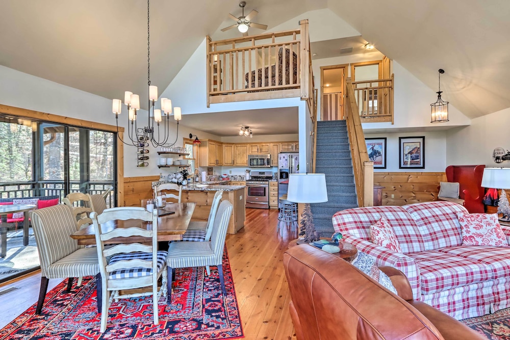 Spacious Ellijay Resort Home w Hot Tub - photo 6