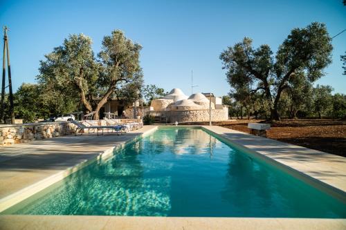 Trullo Brasilù — 4-Star Luxury Hotel in San Michele Salentino, Italy