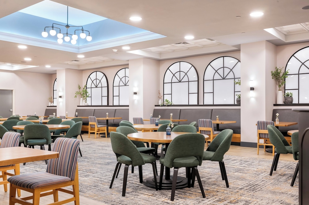 Crowne Plaza Kansas City Downtown by IHG - photo 31