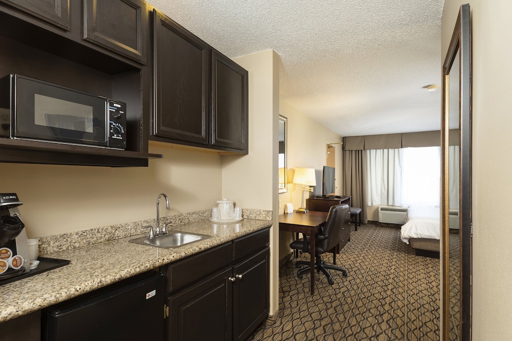 Holiday Inn Express Bloomington West by IHG - photo 12