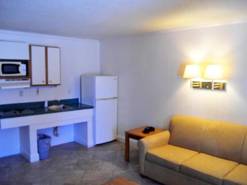 Cerca Del Mar Motel - photo 13