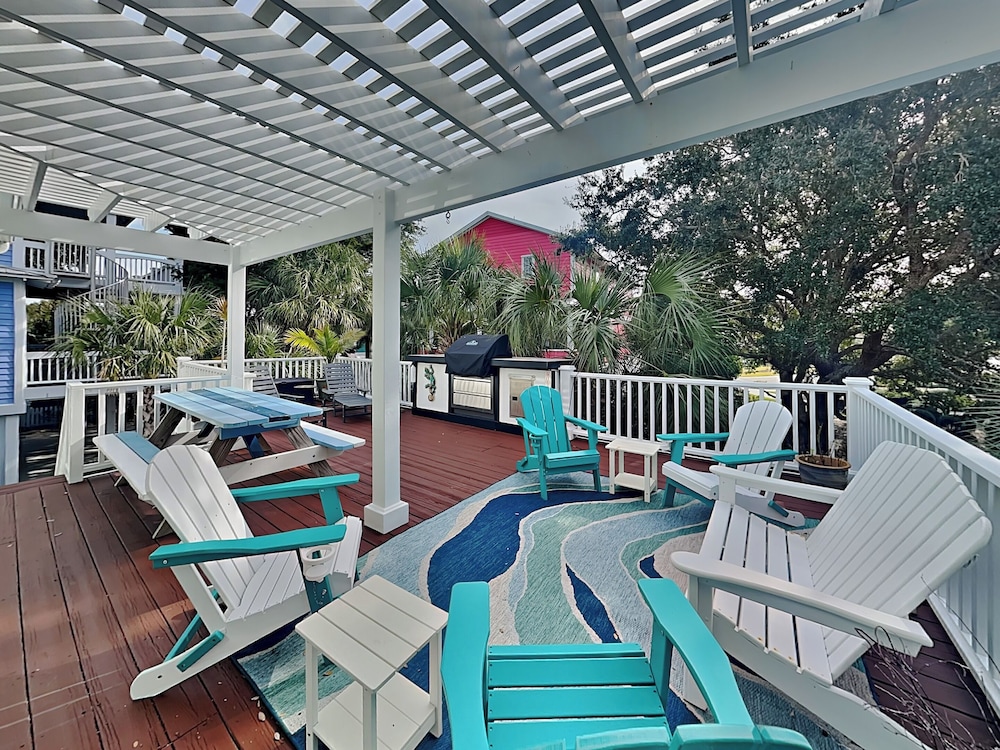 In Sea State Escape in Kure Beach, United States