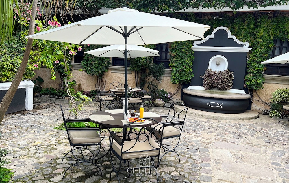 Ciel Luxe Hotels — Antigua Guatemala — photo 2