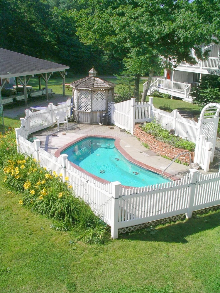 Rhumb Line Resort - photo 19
