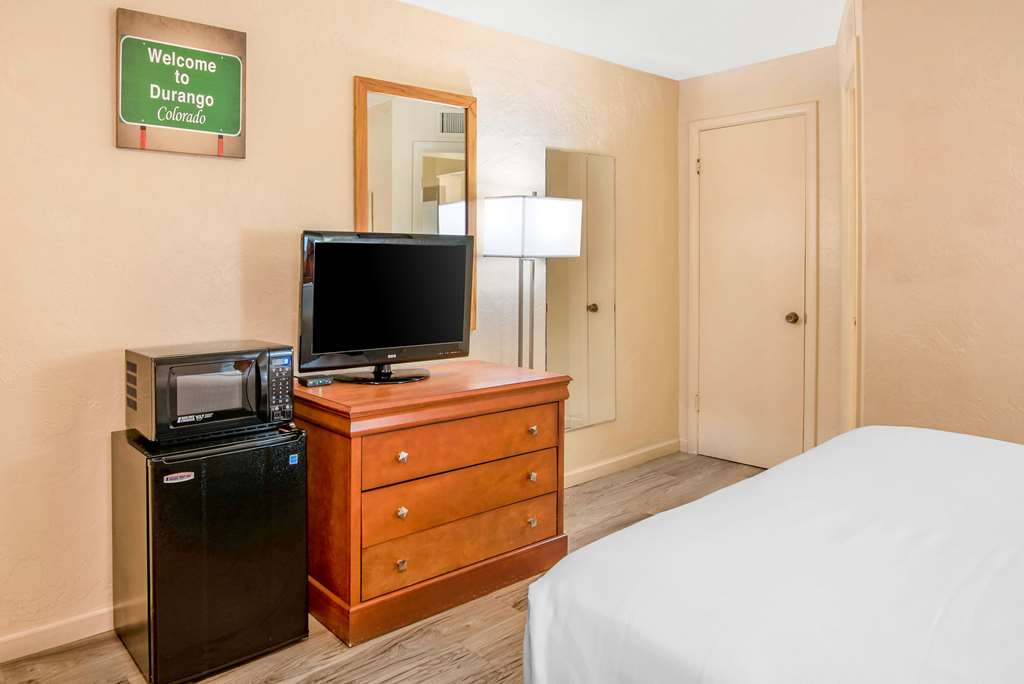 Econo Lodge Inn & Suites Durango - photo 12