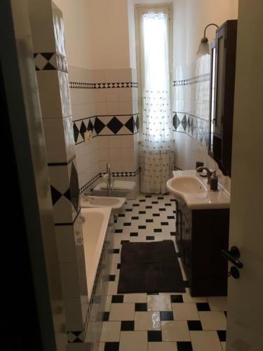 Whole Holiday Home Apartment Splendid Civitavecchia Da Pamino & Priscilla — 4-Star Luxury Hotel in Civitavecchia, Italy