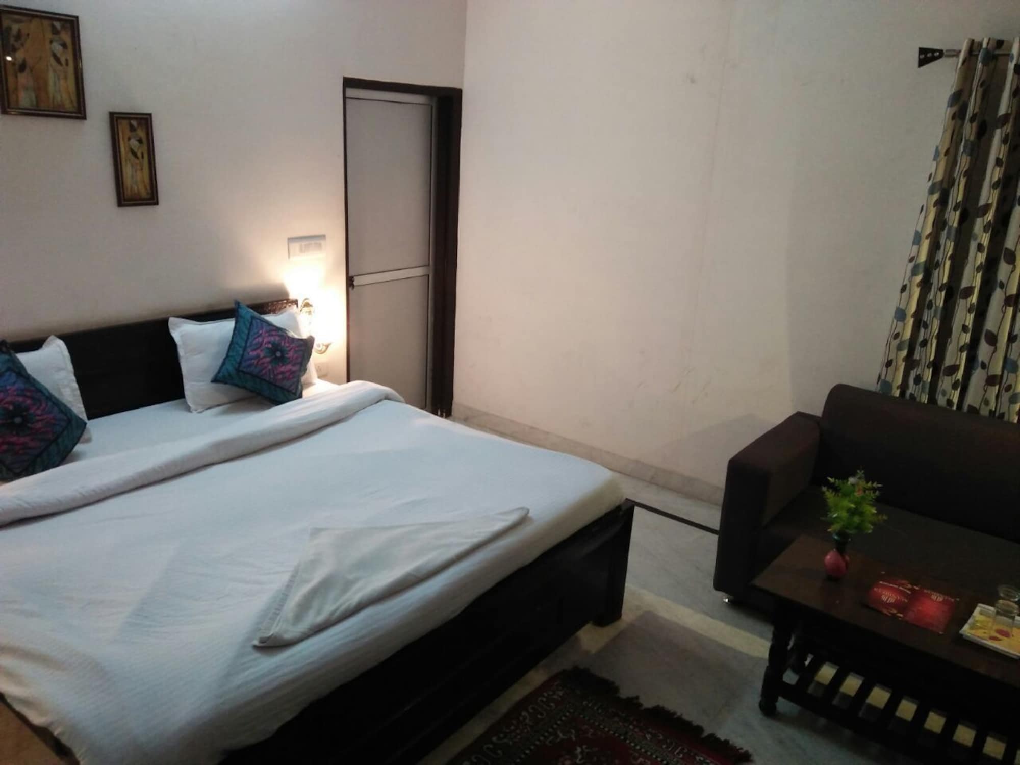 Hotel Manbhar - carbon neutral hotel in Jaipur