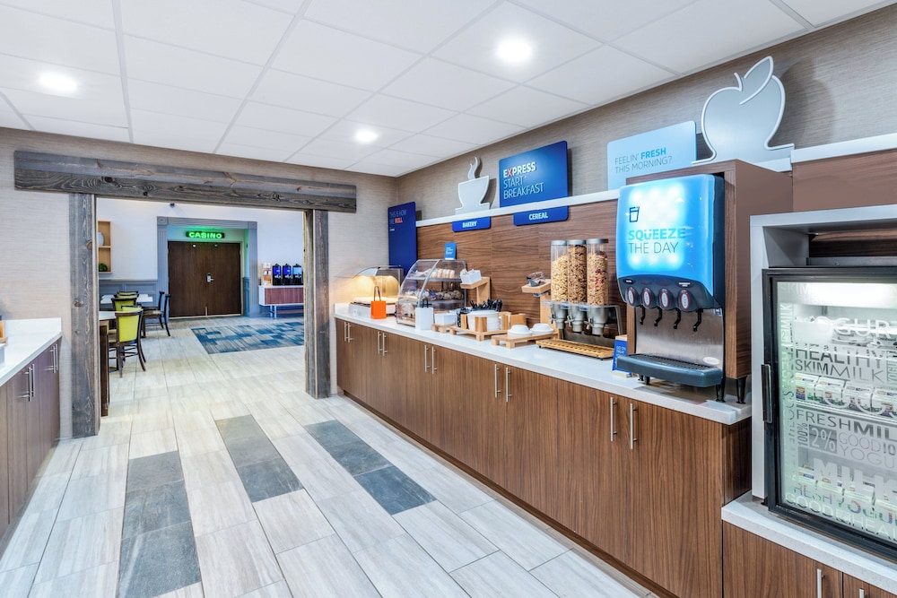Holiday Inn Express Hotel & Suites Deadwood Gold Dust Casino - photo 43