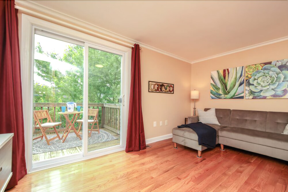 NEW 3 story Townhome Private Self checkin Quiet. - photo 6