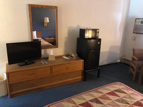AmericInn Motel Monticello - photo 6