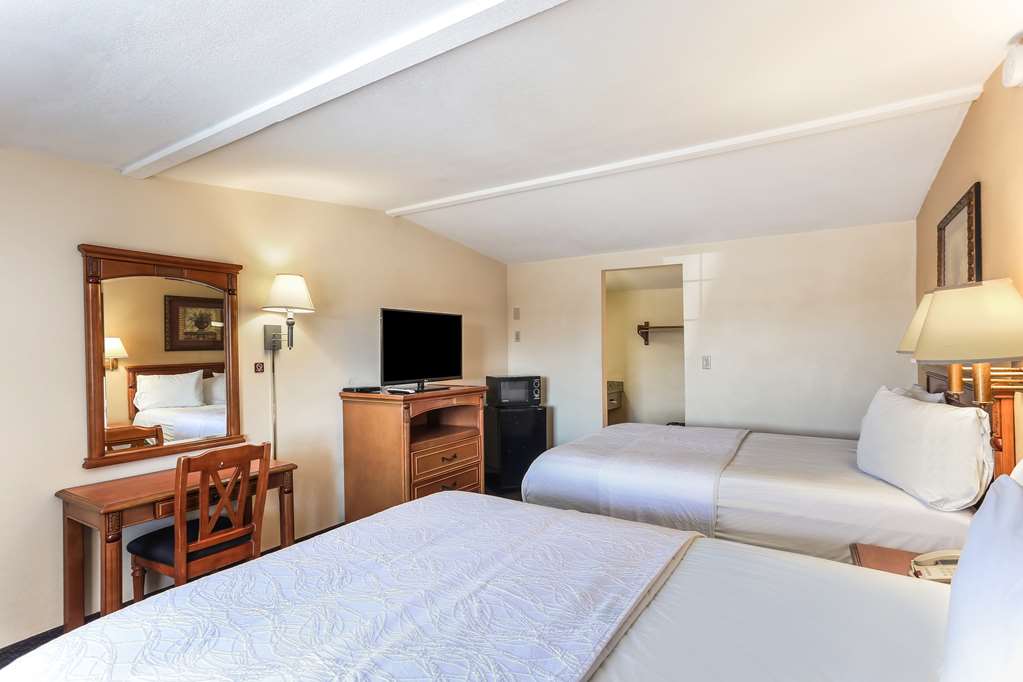 Americas Best Value Inn & Suites El Centro - photo 10