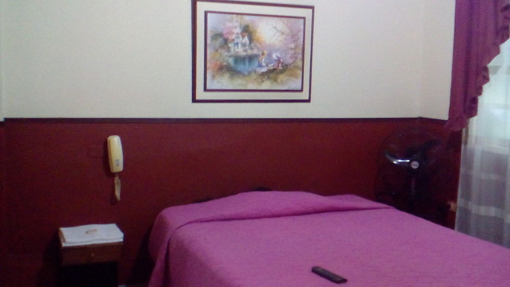 Plaza Paris Hotel — Calarca