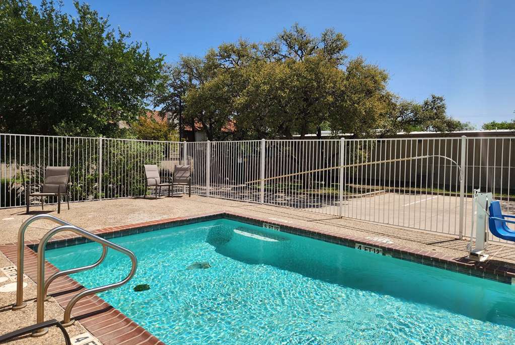 Baymont by Wyndham San Antonio Airport - photo 6