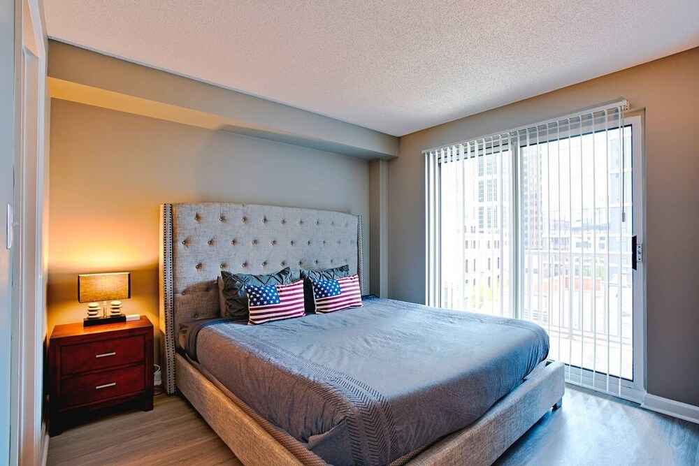 Skyline Suite with Penthouse & Rooftop Deck 6BR by Maddox Hotel - photo 4