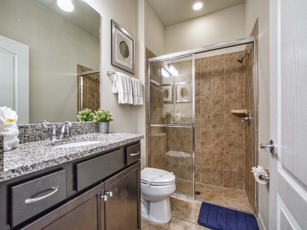 Spacious 8BR Villa w Pool & Resort Amenities - photo 39